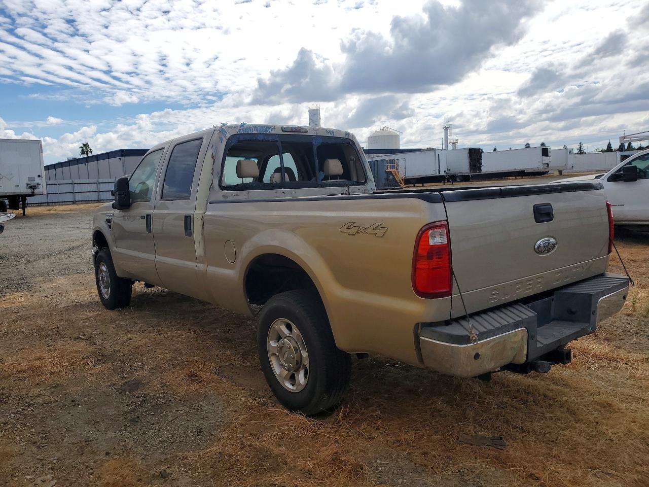 2010 Ford F250 Super Duty - Image 2