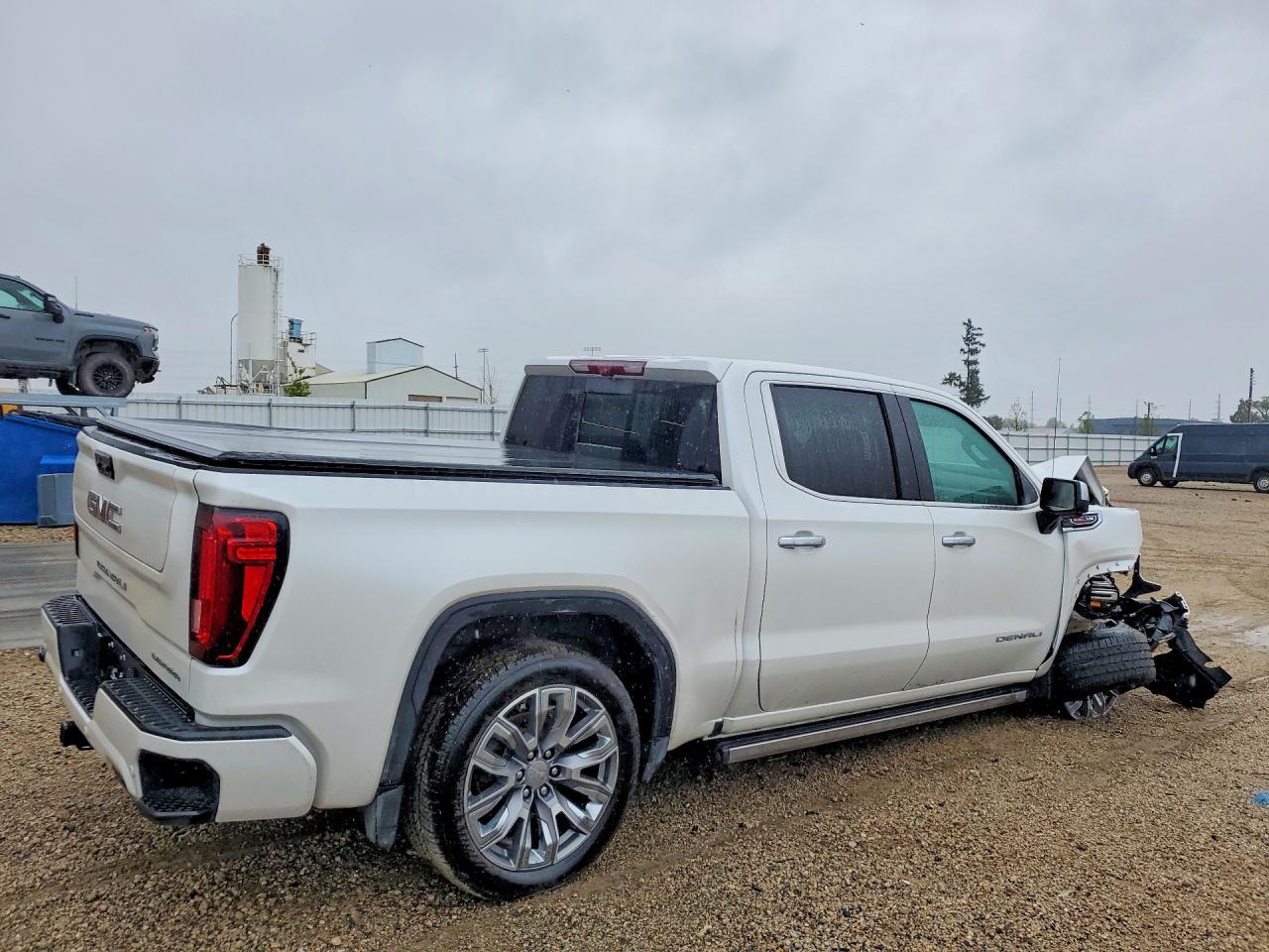 2024 GMC Sierra Denali - Фото 3