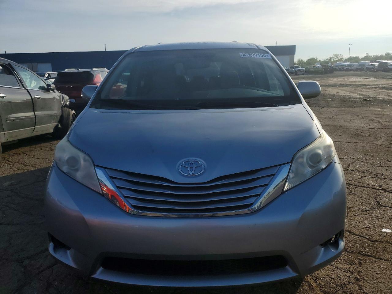2015 Toyota Sienna Le - Фото 5