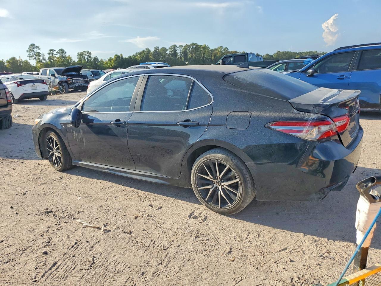 2019 Toyota Camry Se - Image 2