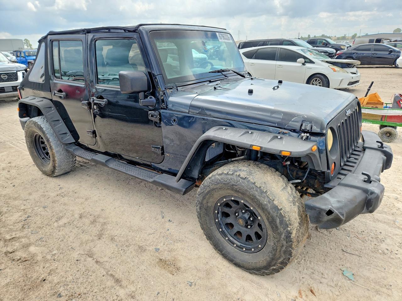 2010 Jeep Wrangler Unlimited Sahara - Image 4