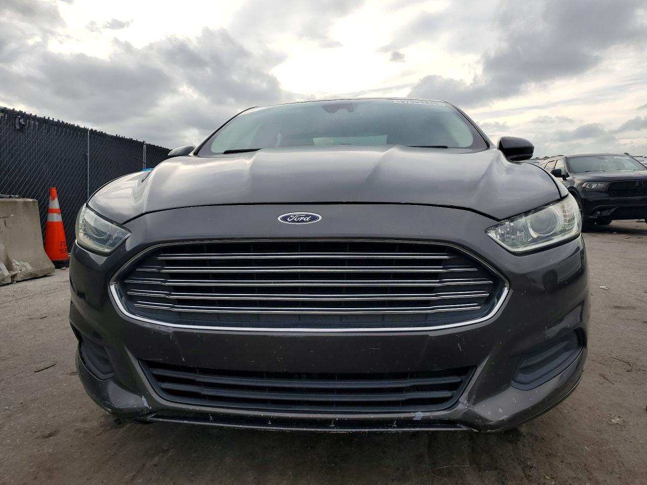 2019 Ford Fusion Se - Image 5