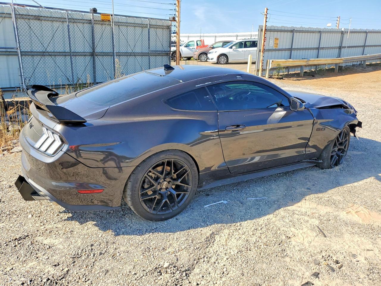 2022 Ford Mustang Gt - Фото 3