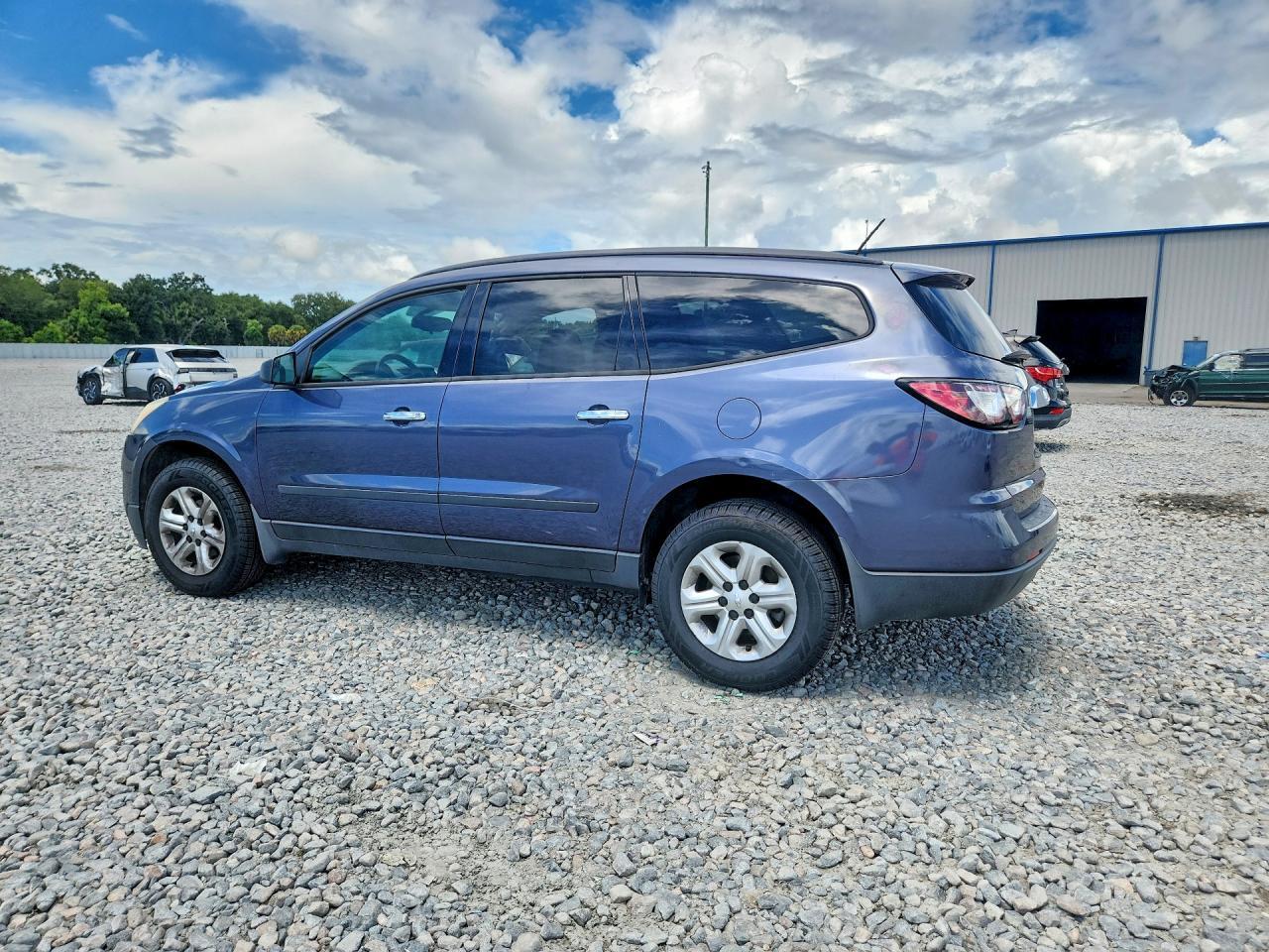 2013 Chevrolet Traverse Ls - Фото 2