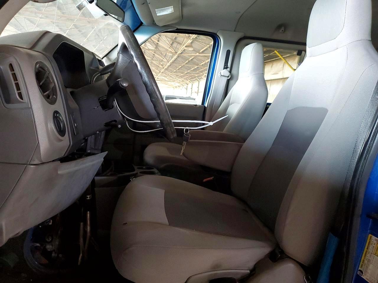 2014 Ford Econoline E350 Super Duty Wagon - Image 7