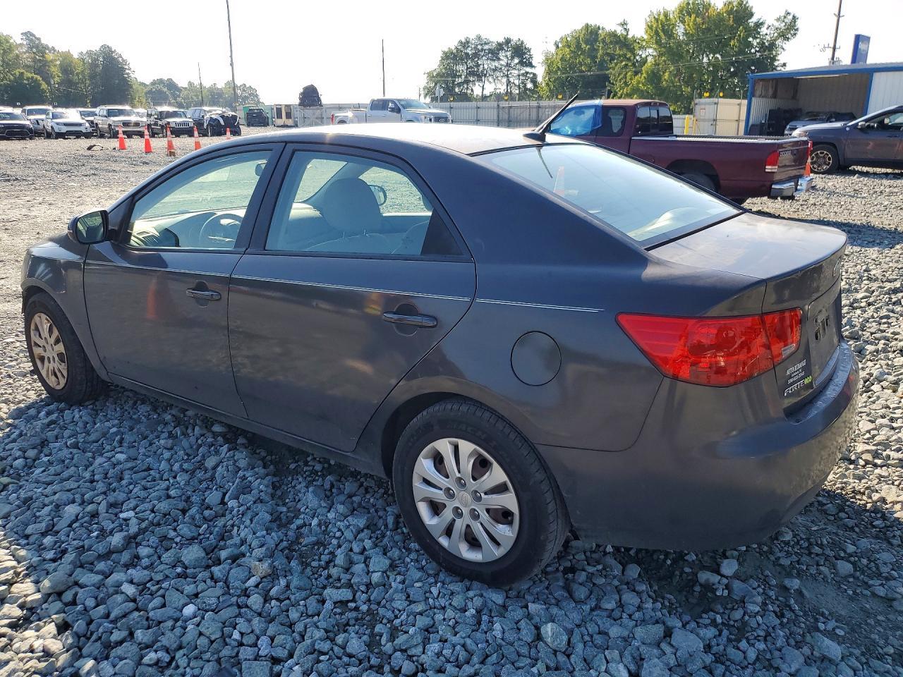 2011 Kia Forte Ex - Image 2