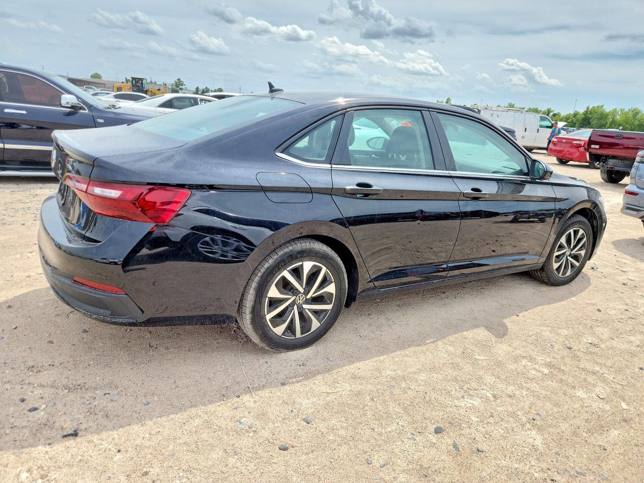 2024 Volkswagen Jetta S - Фото 3