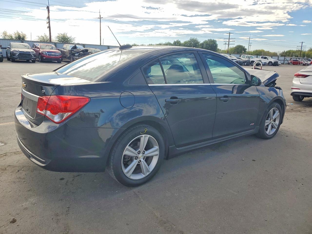 2015 Chevrolet Cruze Lt - Image 3