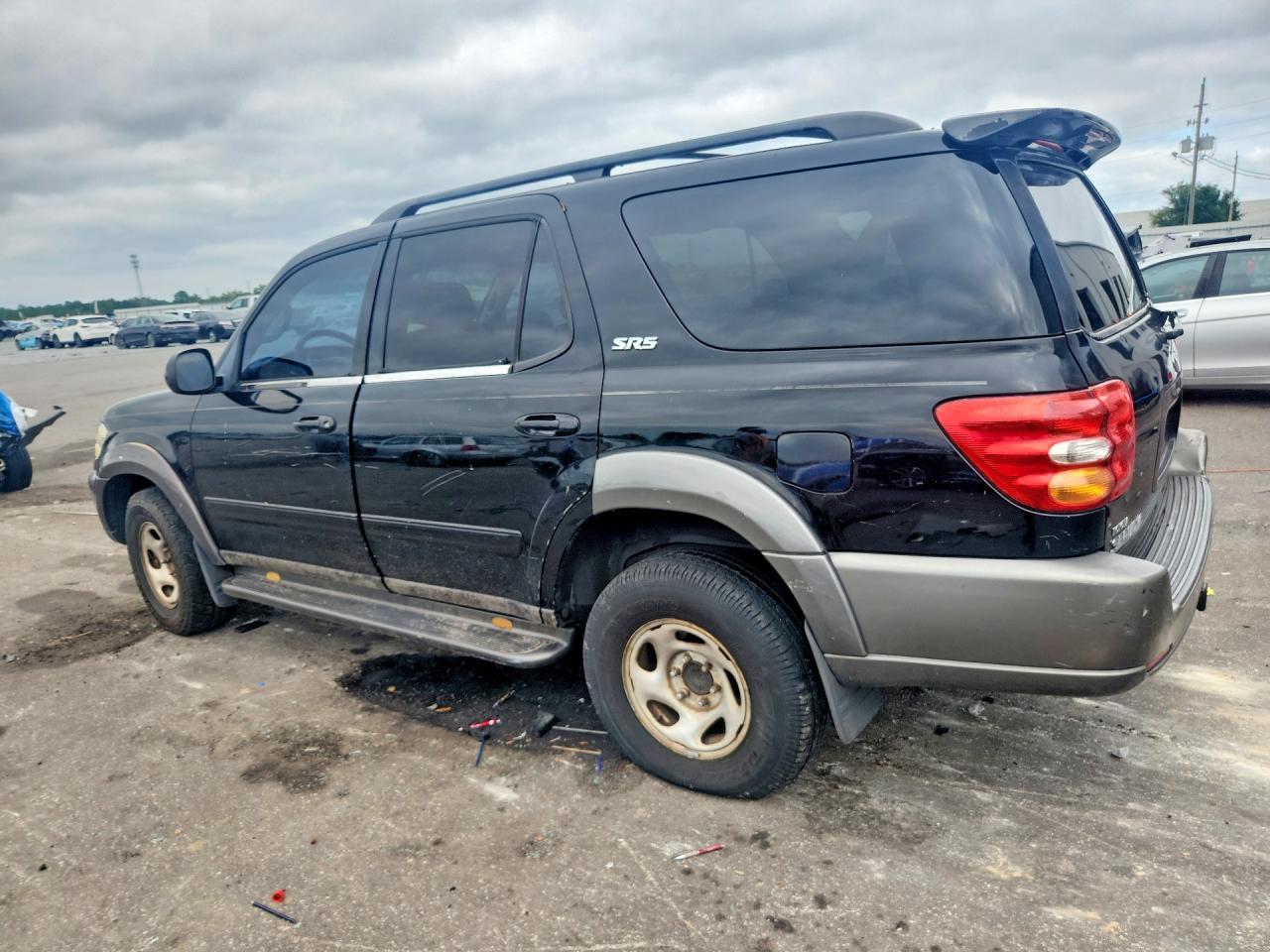 2004 Toyota Sequoia Sr5 - Image 2