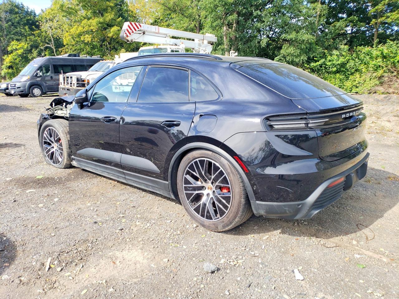 2025 Porsche Macan 4S - Image 2