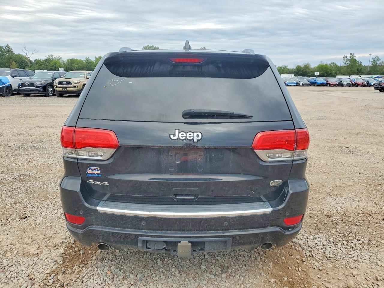 2017 Jeep Grand Cherokee Overland - Image 6