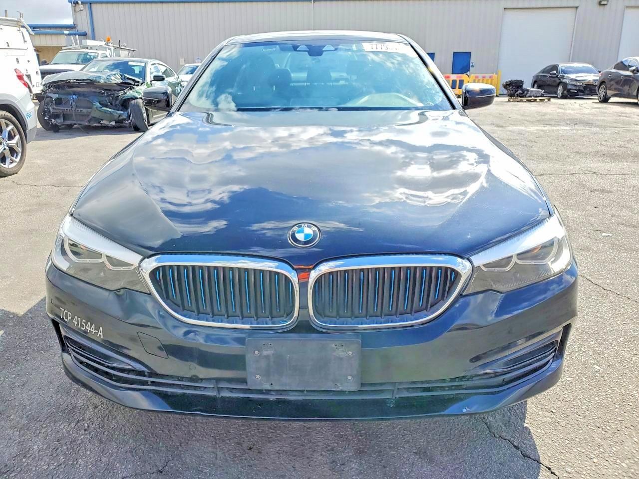 2019 BMW 530E - Фото 5