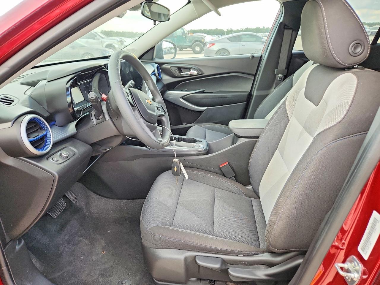 2025 Chevrolet Trax Ls - Фото 7