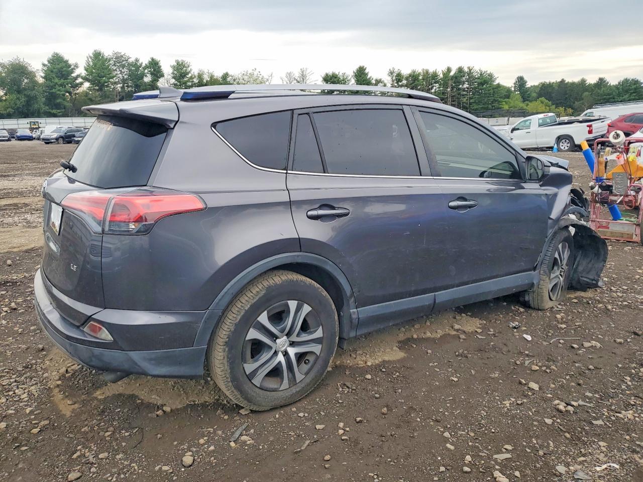 2017 Toyota Rav4 Le - Фото 3