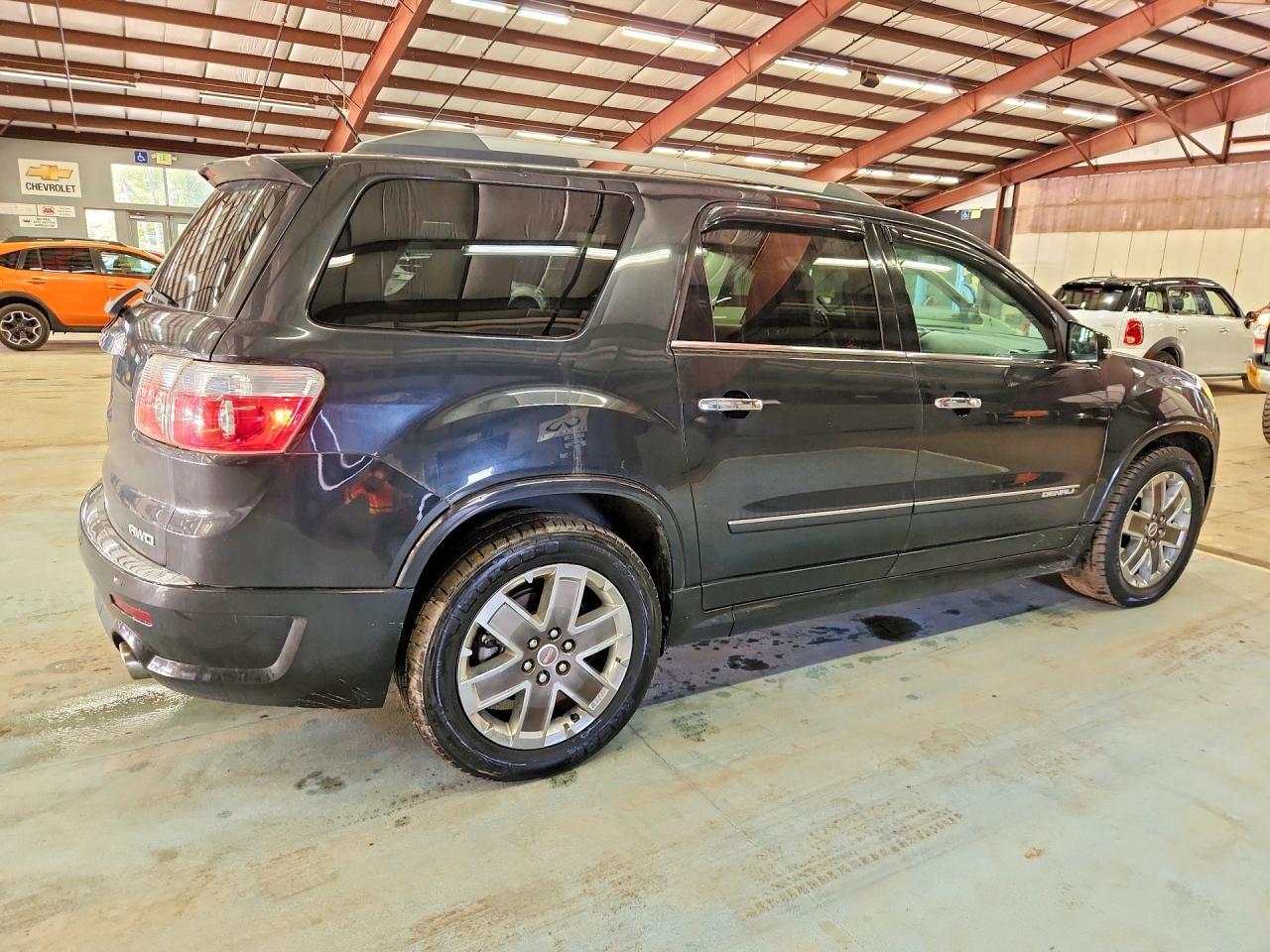 2011 GMC Acadia Denali - Image 3