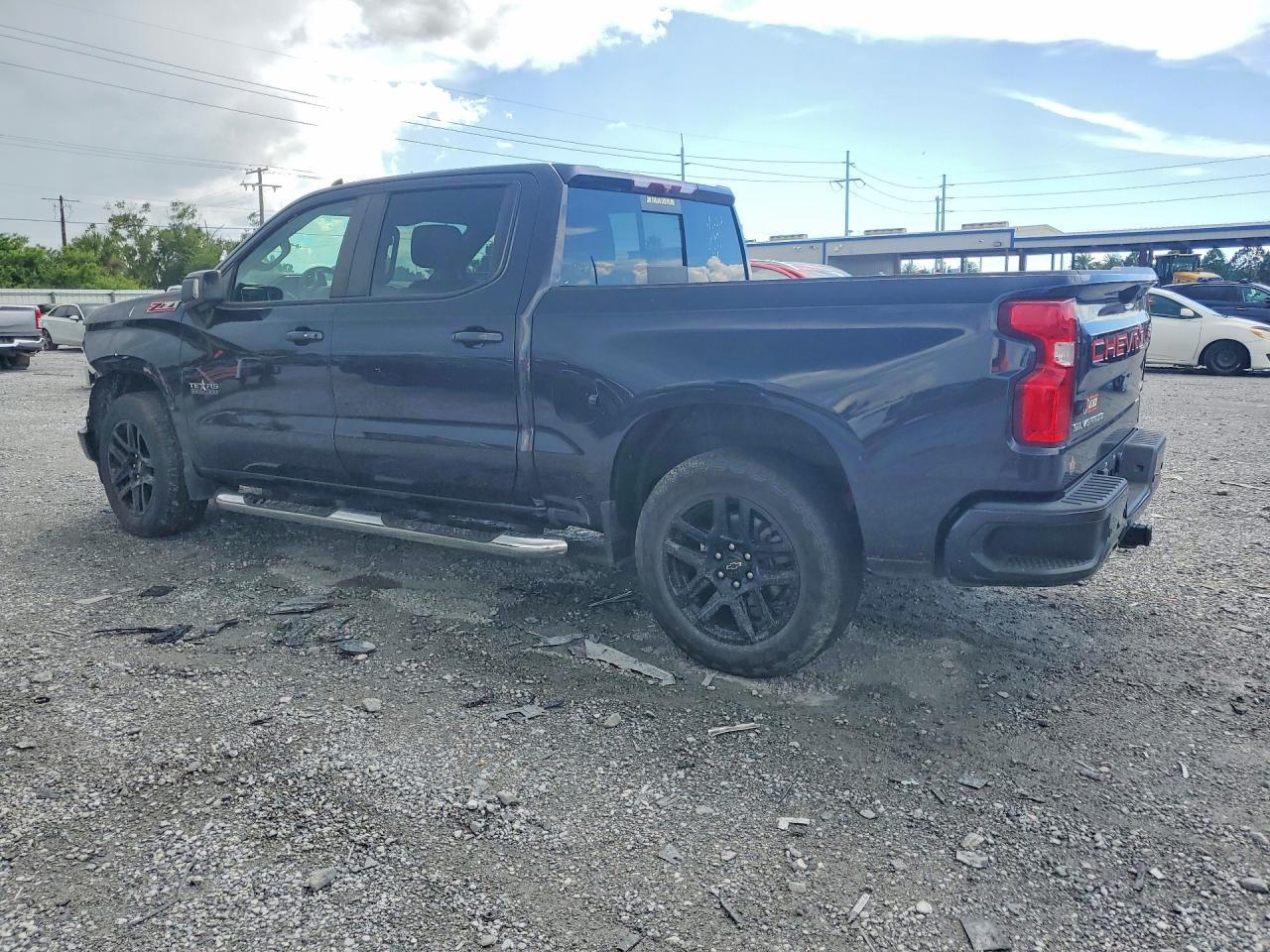 2022 Chevrolet Silverado K1500 Rst - Фото 2