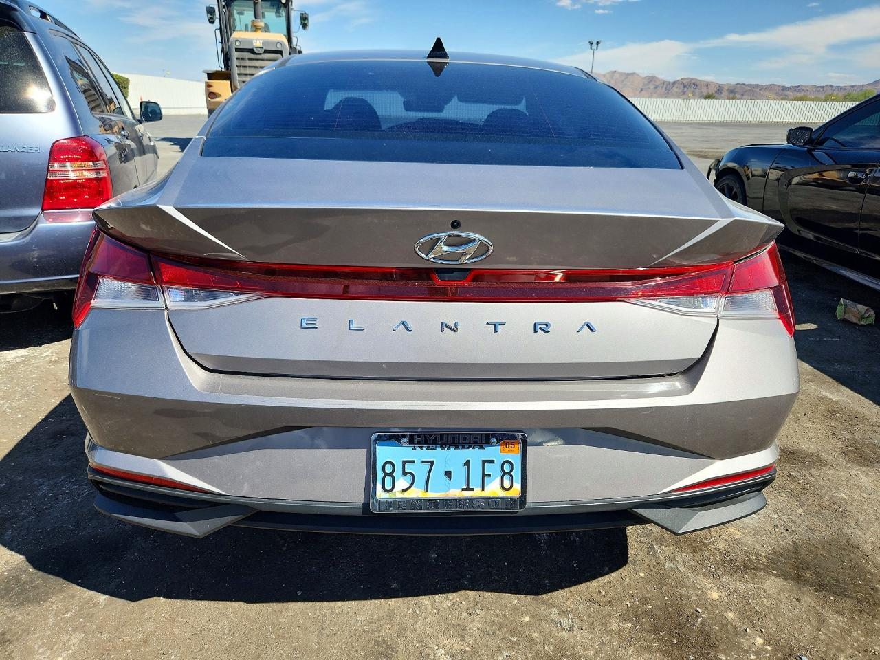 2023 Hyundai Elantra Se - Image 6