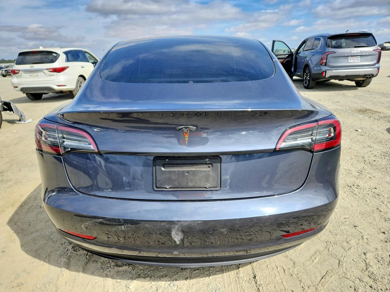 2023 Tesla Model 3 - Фото 6