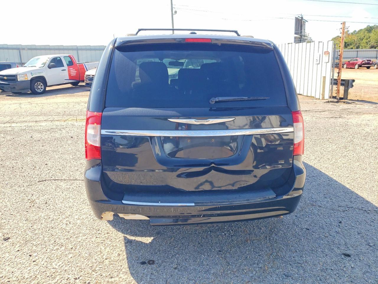 2012 Chrysler Town & Country Touring - Фото 6