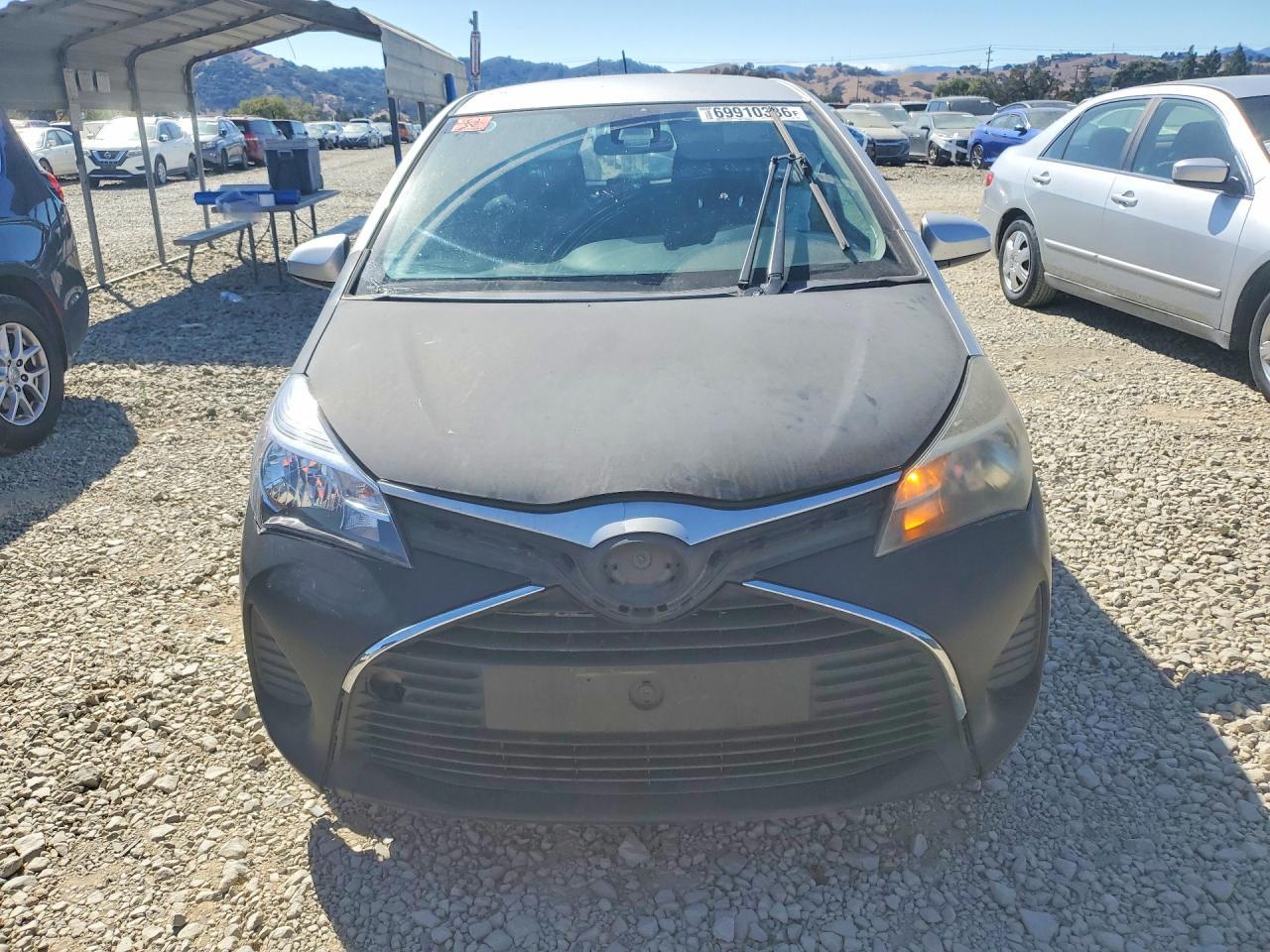 2017 Toyota Yaris 5-Door L Fleet - Фото 5