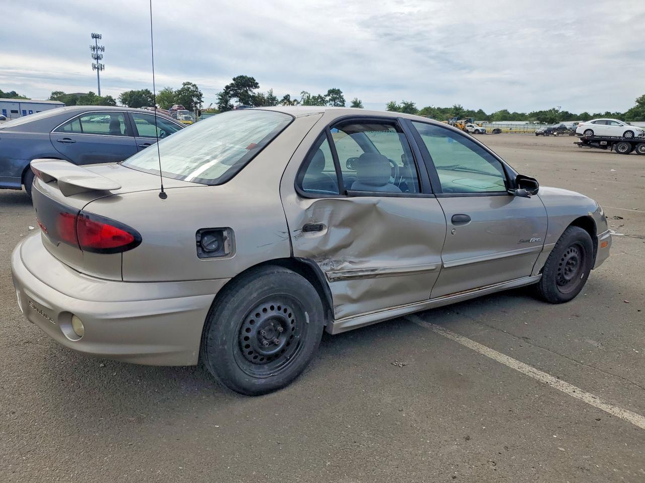 2002 Pontiac Sunfire Se - Image 3