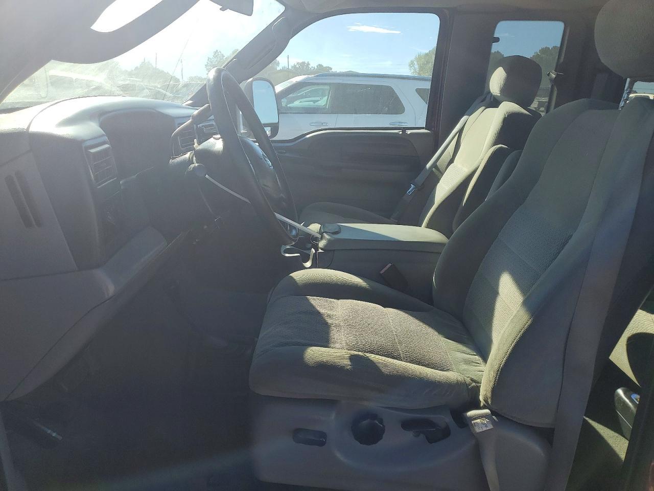 2004 Ford F350 Super Duty - Фото 7