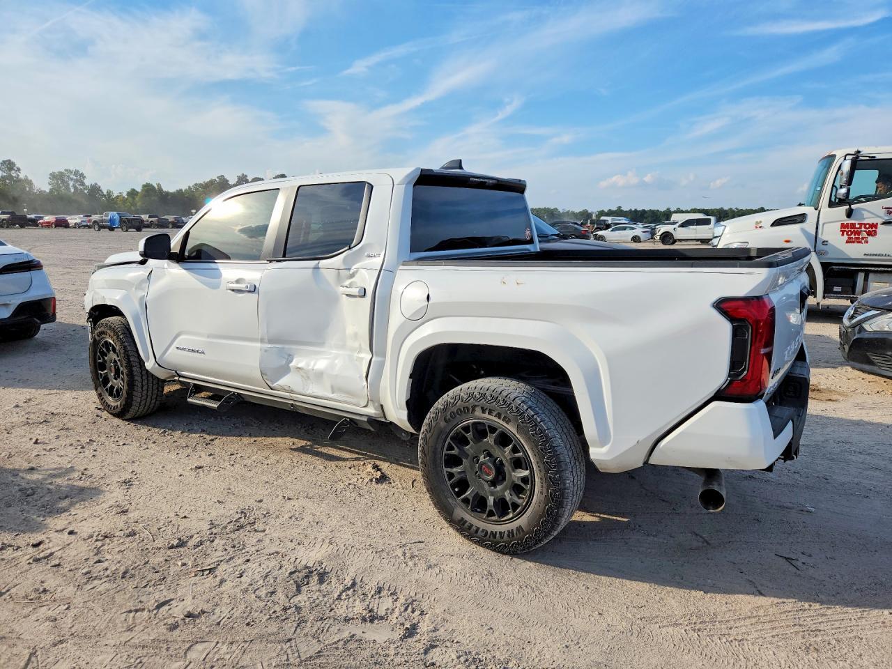 2026 Toyota Tacoma Sr5 - Фото 2