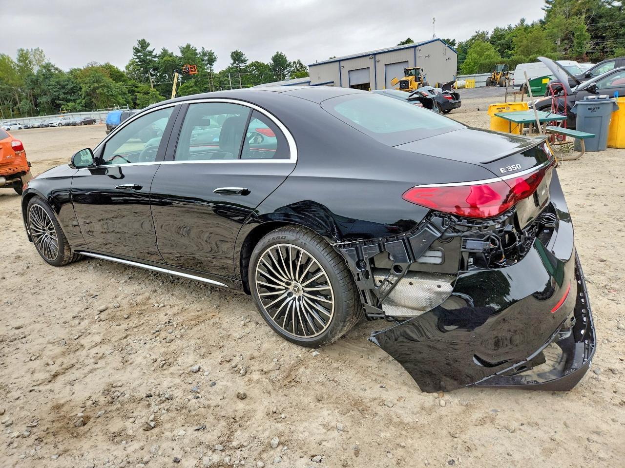 2026 Mercedes-Benz E 350 4Matic - Фото 2