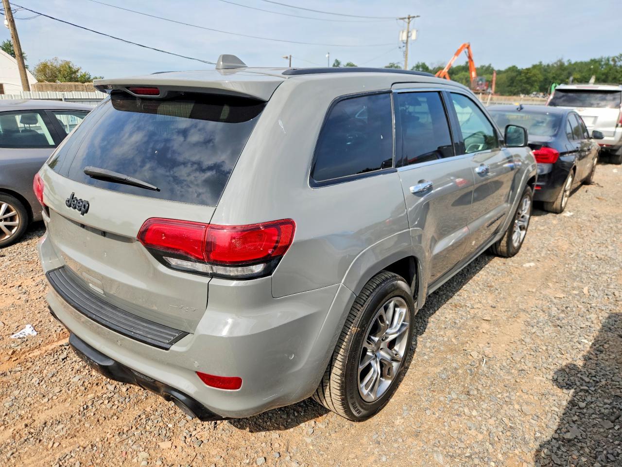 2020 Jeep Grand Cherokee Srt-8 - Image 3