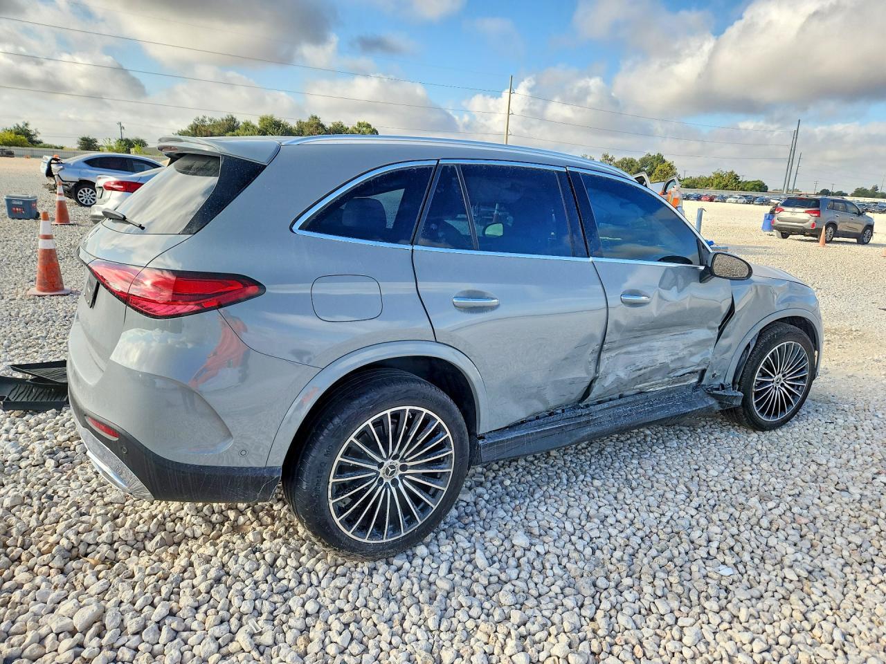 2026 Mercedes-Benz Glc 300 - Фото 3