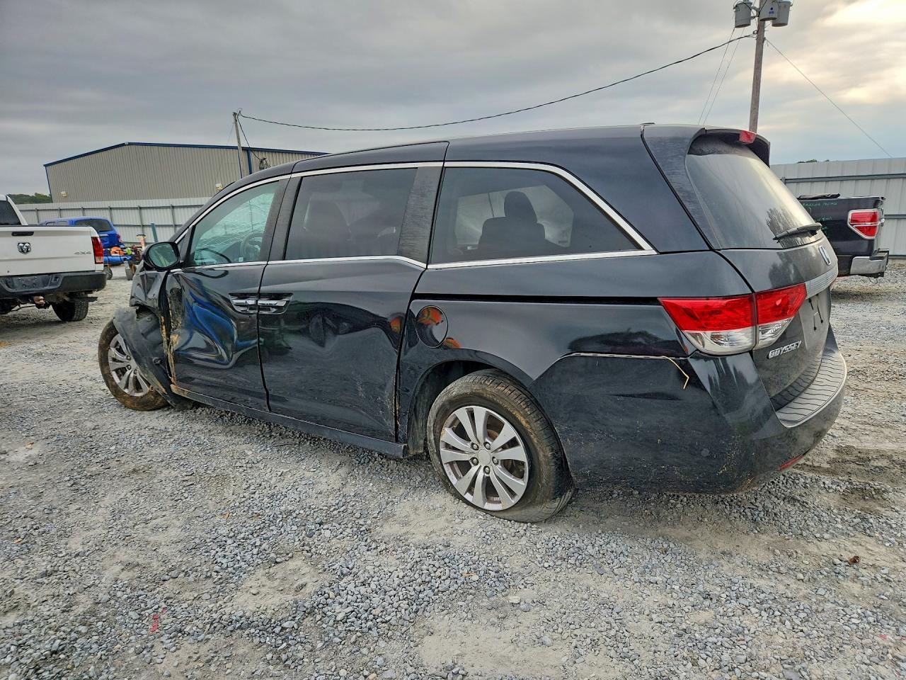 2016 Honda Odyssey Se - Фото 2