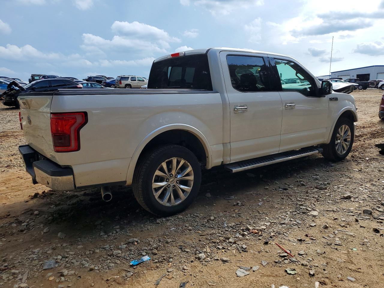 2015 Ford F150 Supercrew - Фото 3