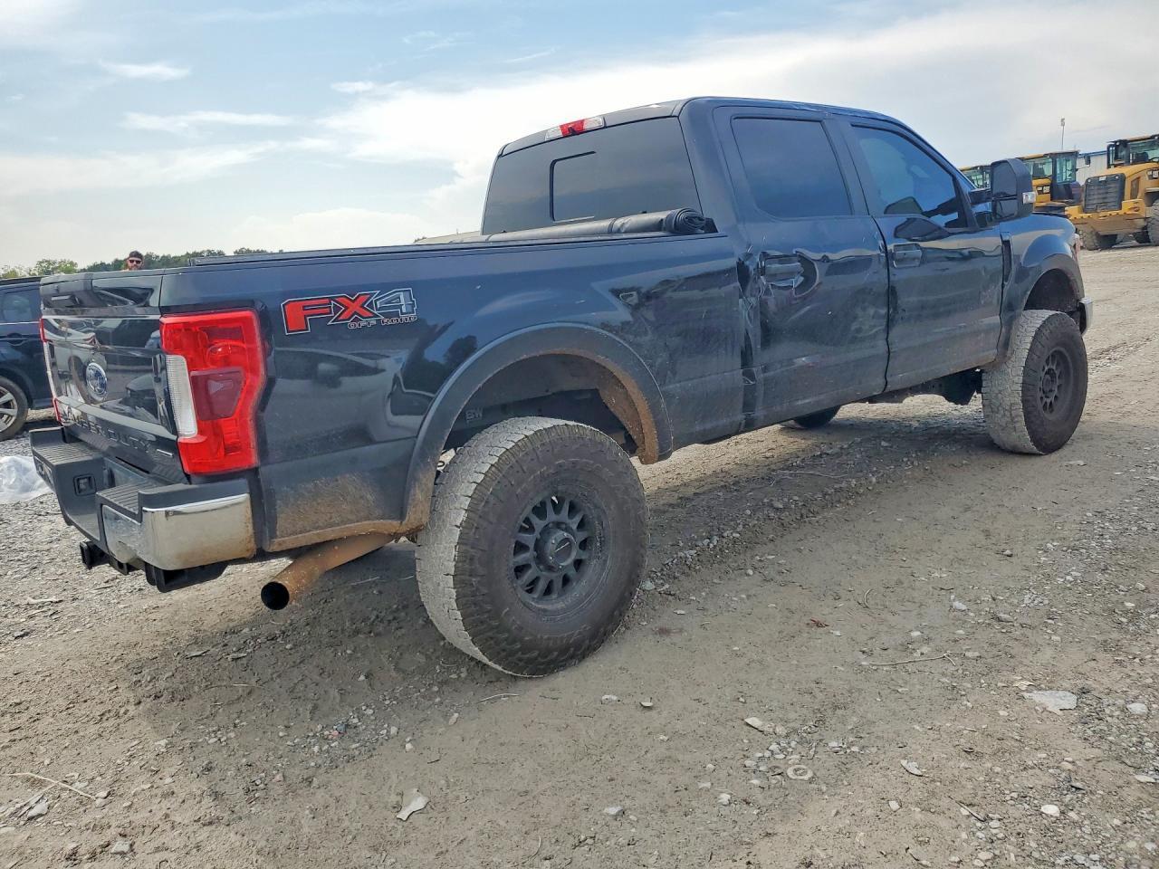 2017 Ford F250 Super Duty - Image 3