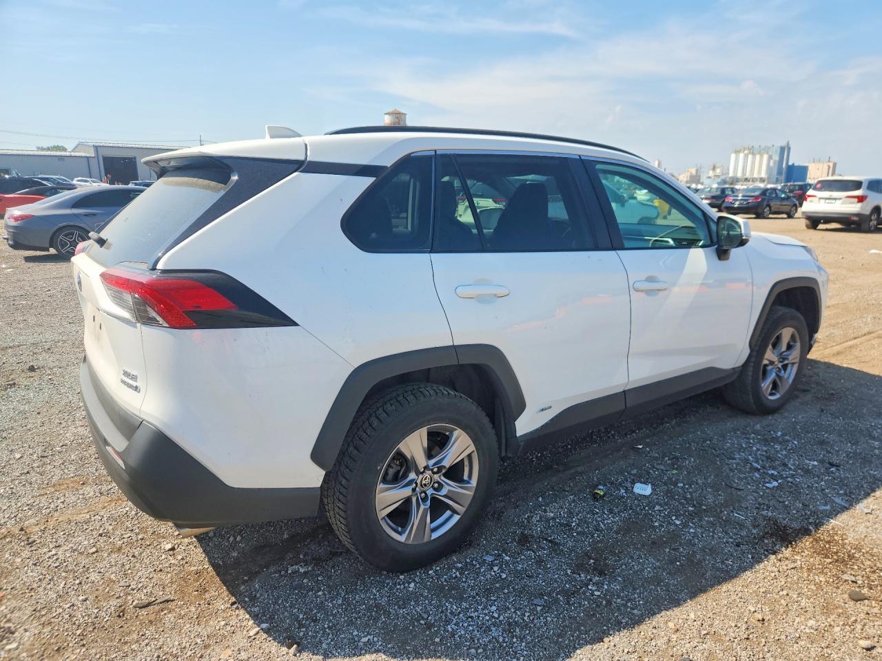 2023 Toyota Rav4 Hybrid Xle - Image 3