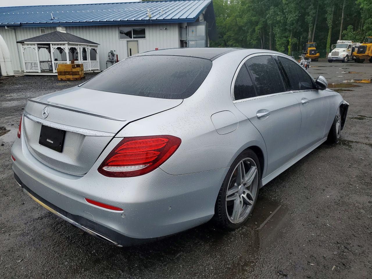 2017 Mercedes-Benz E 300 - Image 3