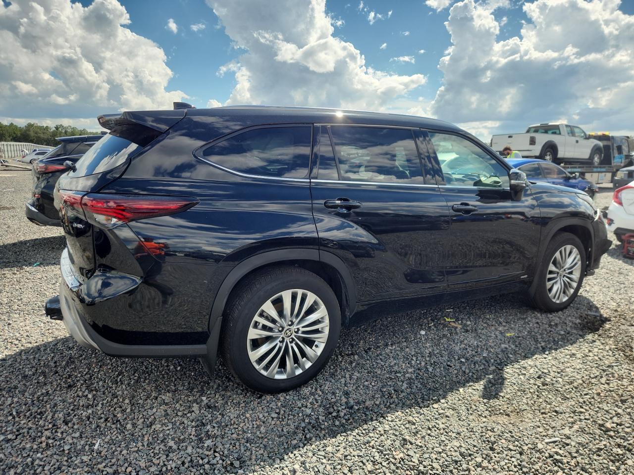 2026 Toyota Highlander Hybrid Platinum - Фото 3