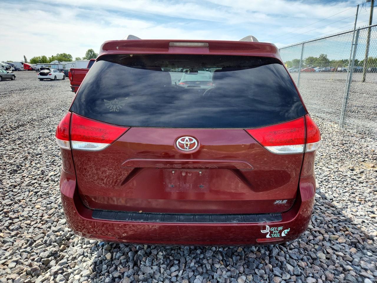 2011 Toyota Sienna Xle 8-Passenger - Фото 6