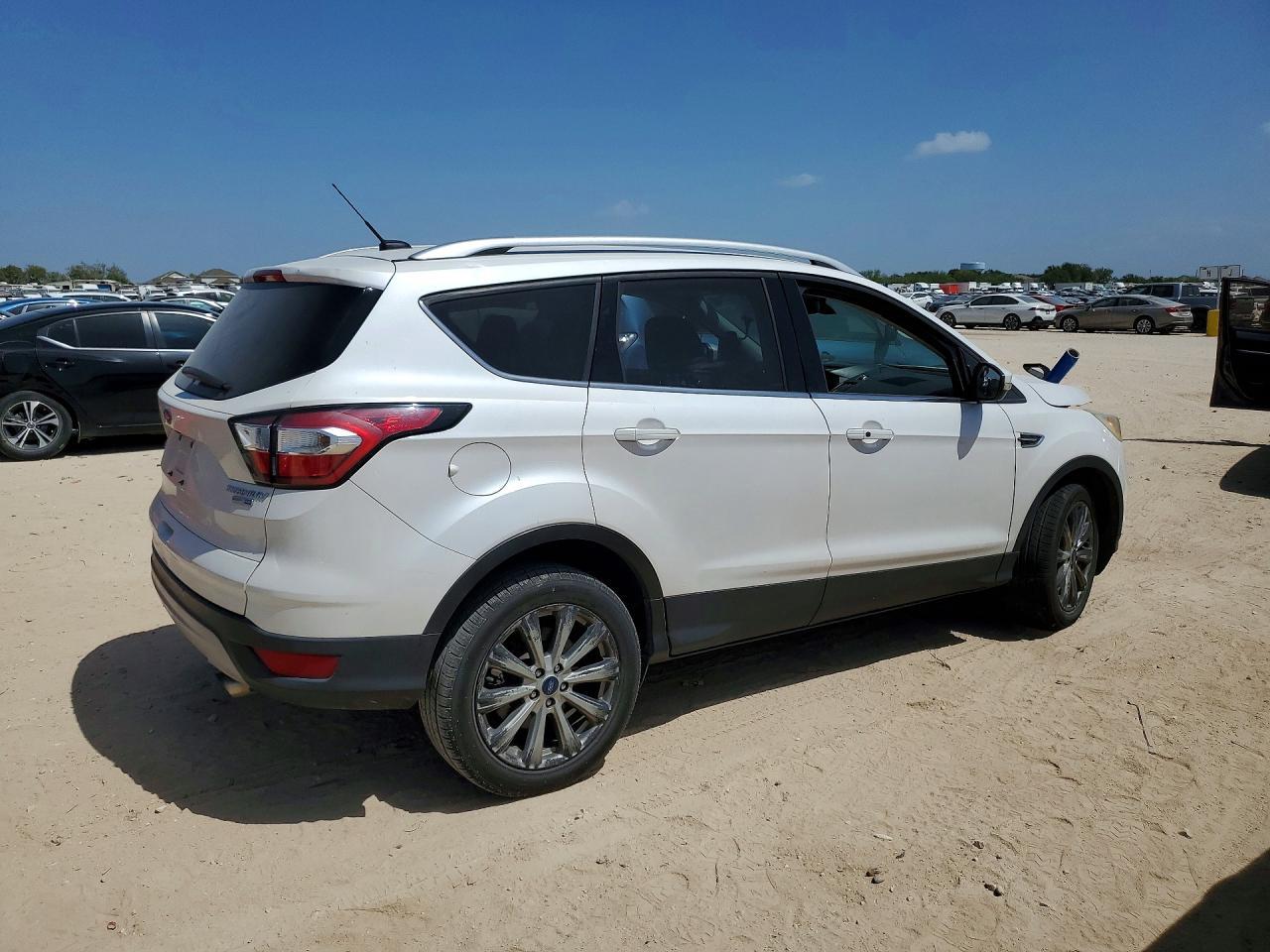 2017 Ford Escape Titanium - Фото 3