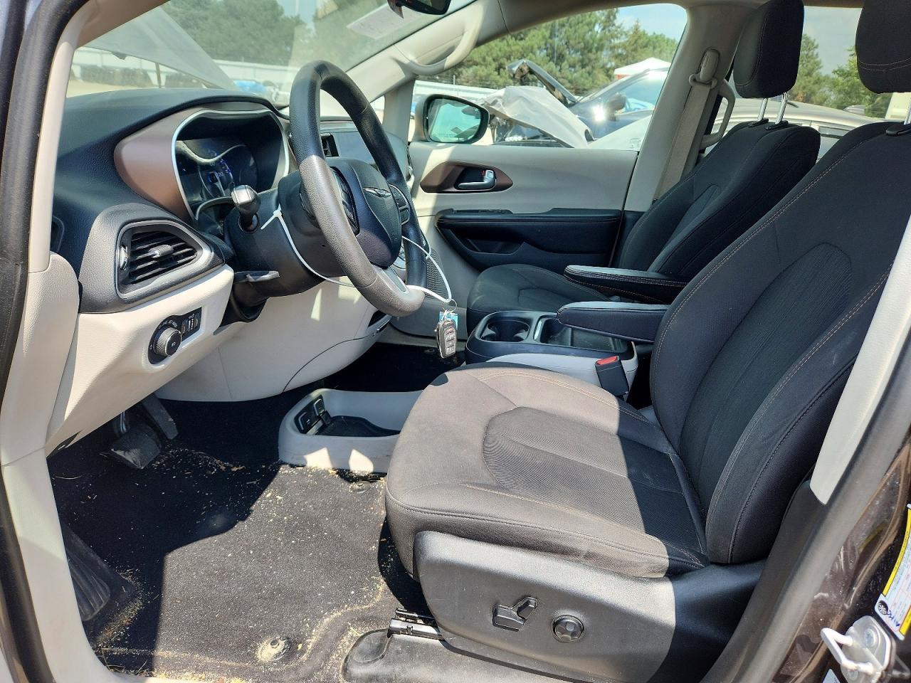 2017 Chrysler Pacifica Touring L - Фото 7