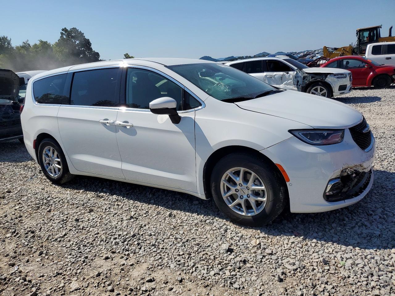 2023 Chrysler Pacifica Touring L - Фото 4