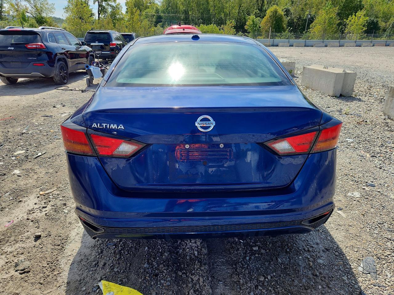 2020 Nissan Altima S - Image 6