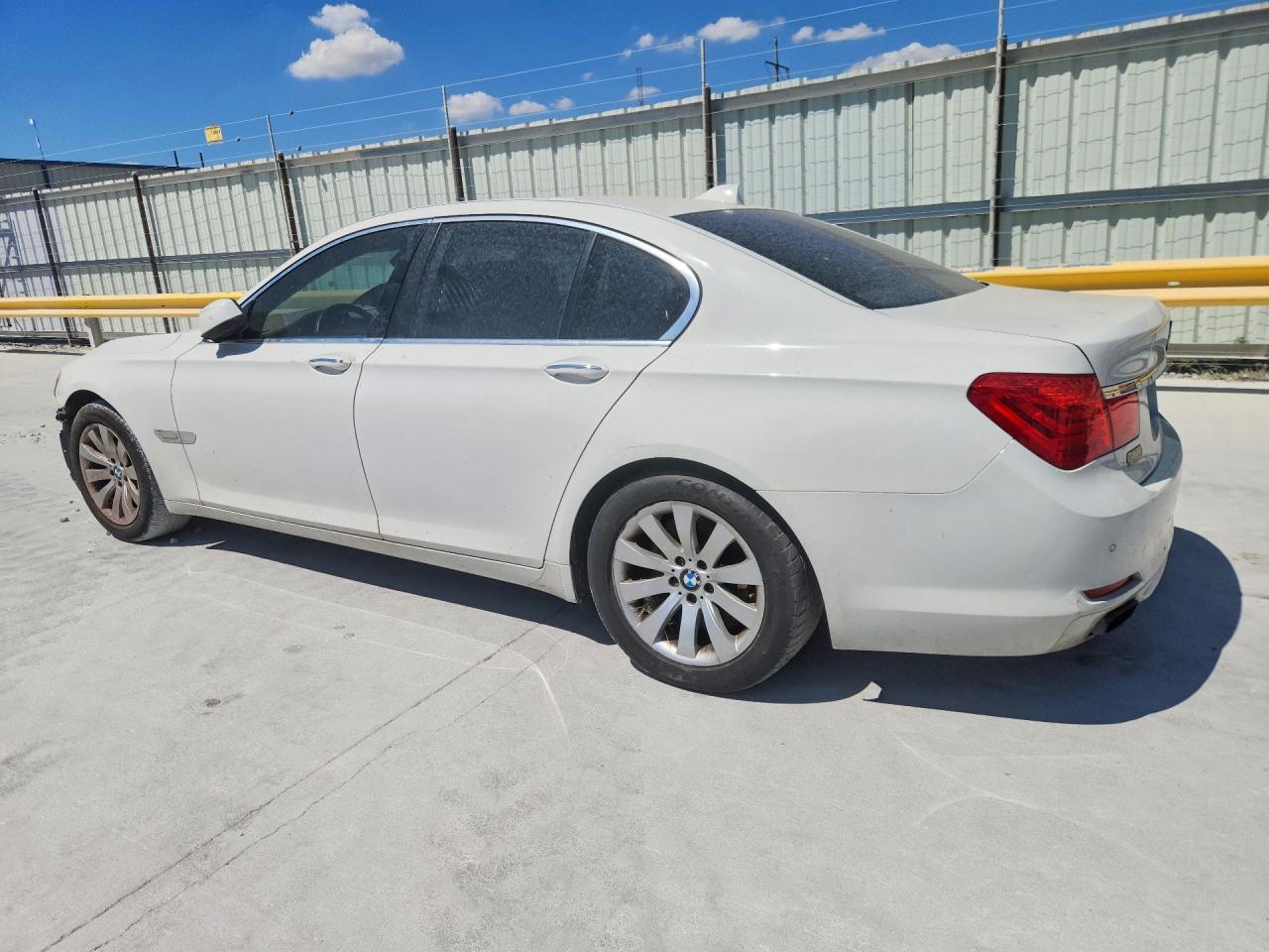 2009 BMW 750 I - Фото 2