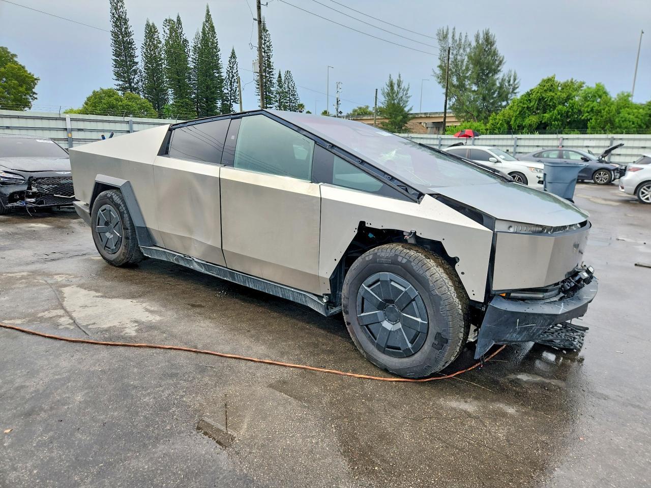 2024 Tesla Cybertruck - Фото 4
