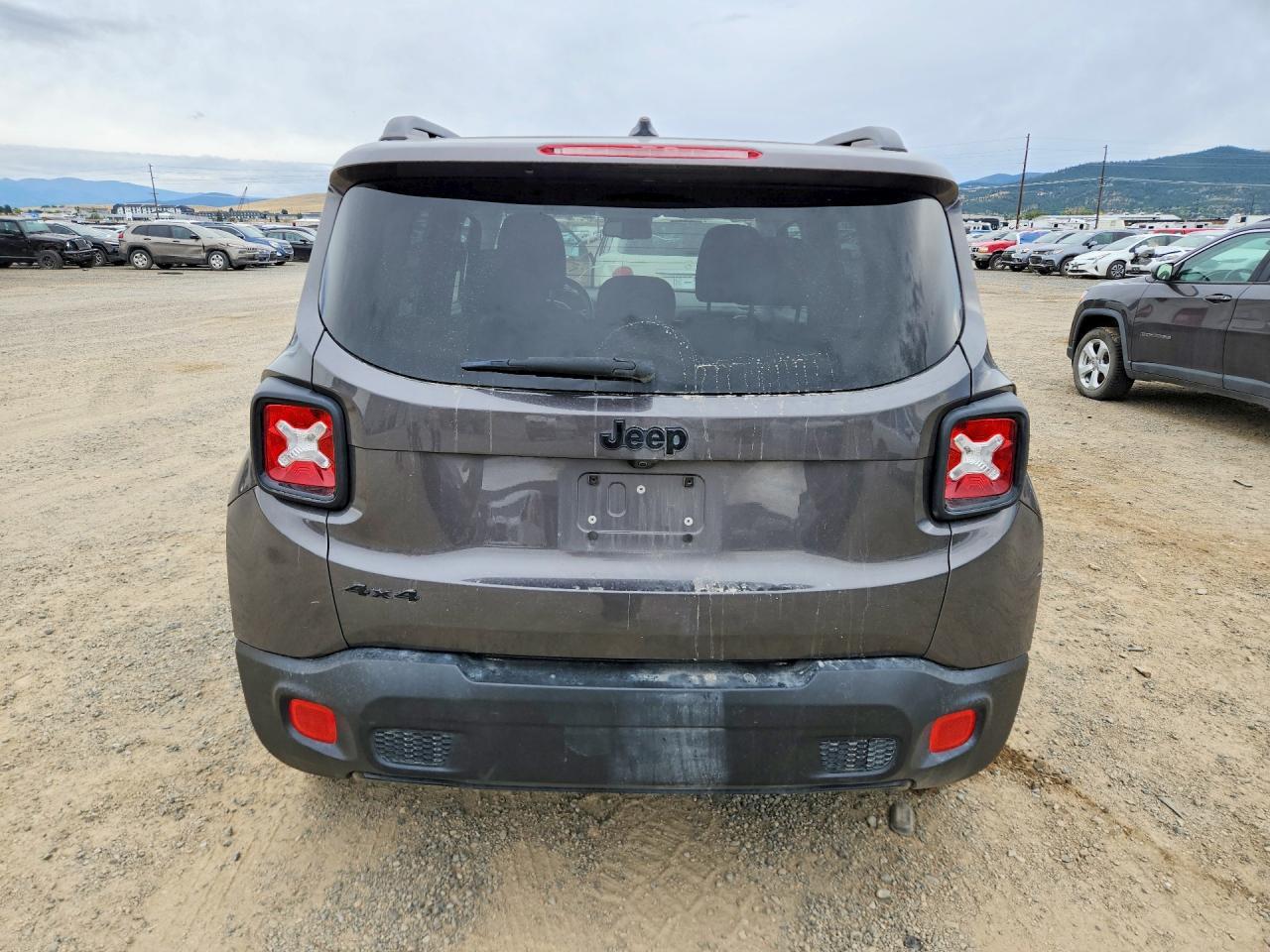 2016 Jeep Renegade Latitude - Image 6