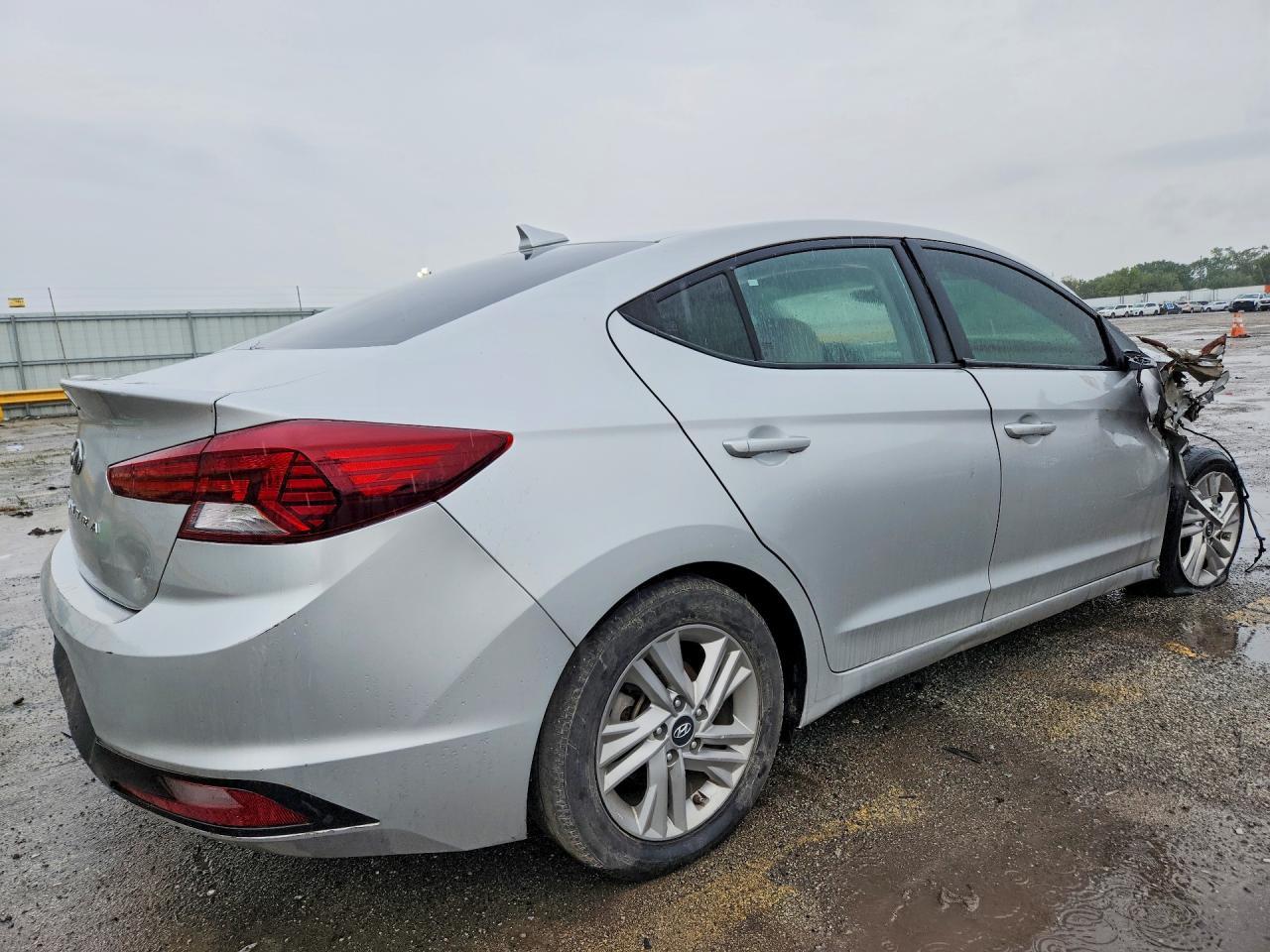2020 Hyundai Elantra Sel - Image 3