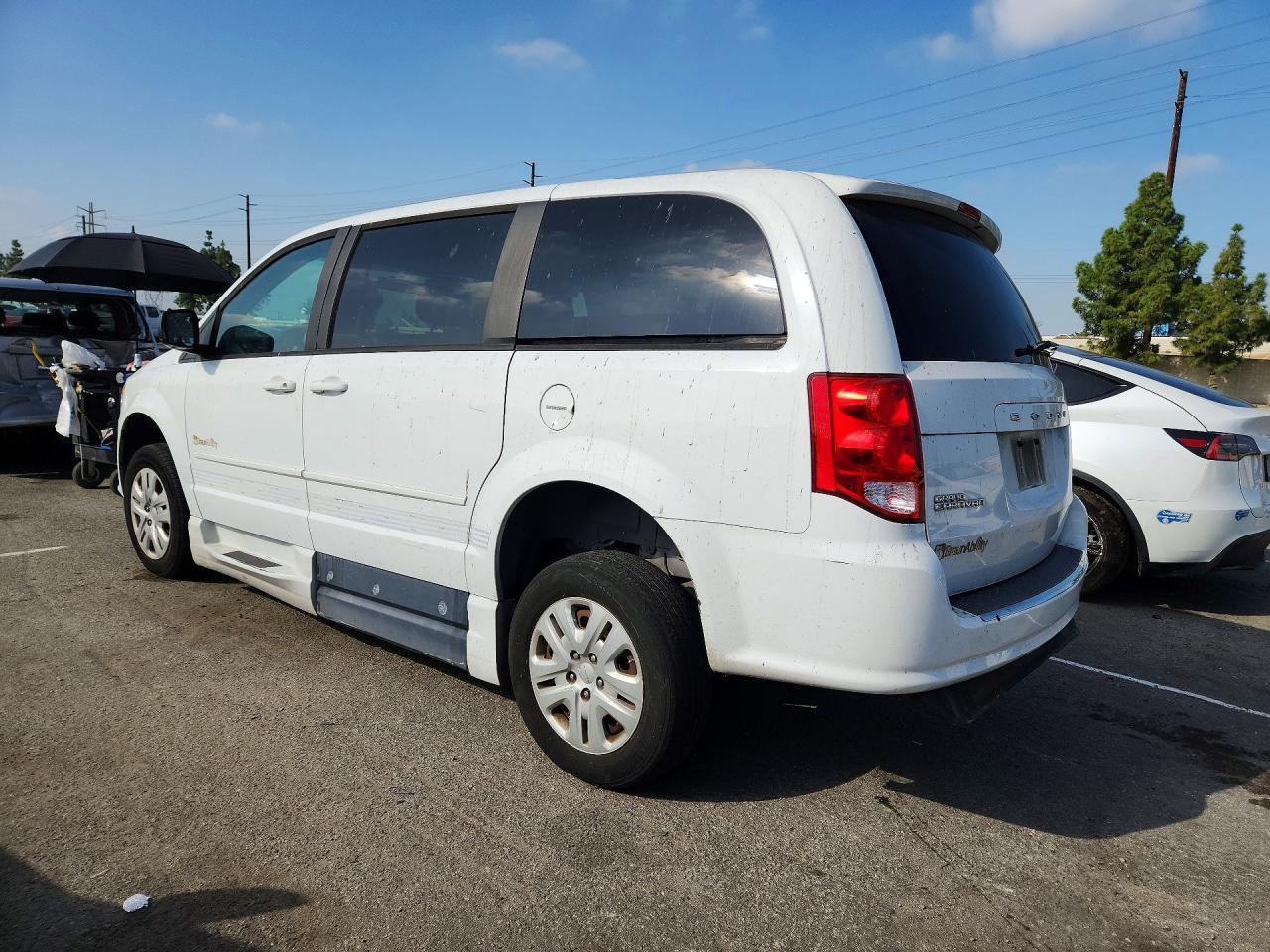 2016 Dodge Grand Caravan Se - Фото 2