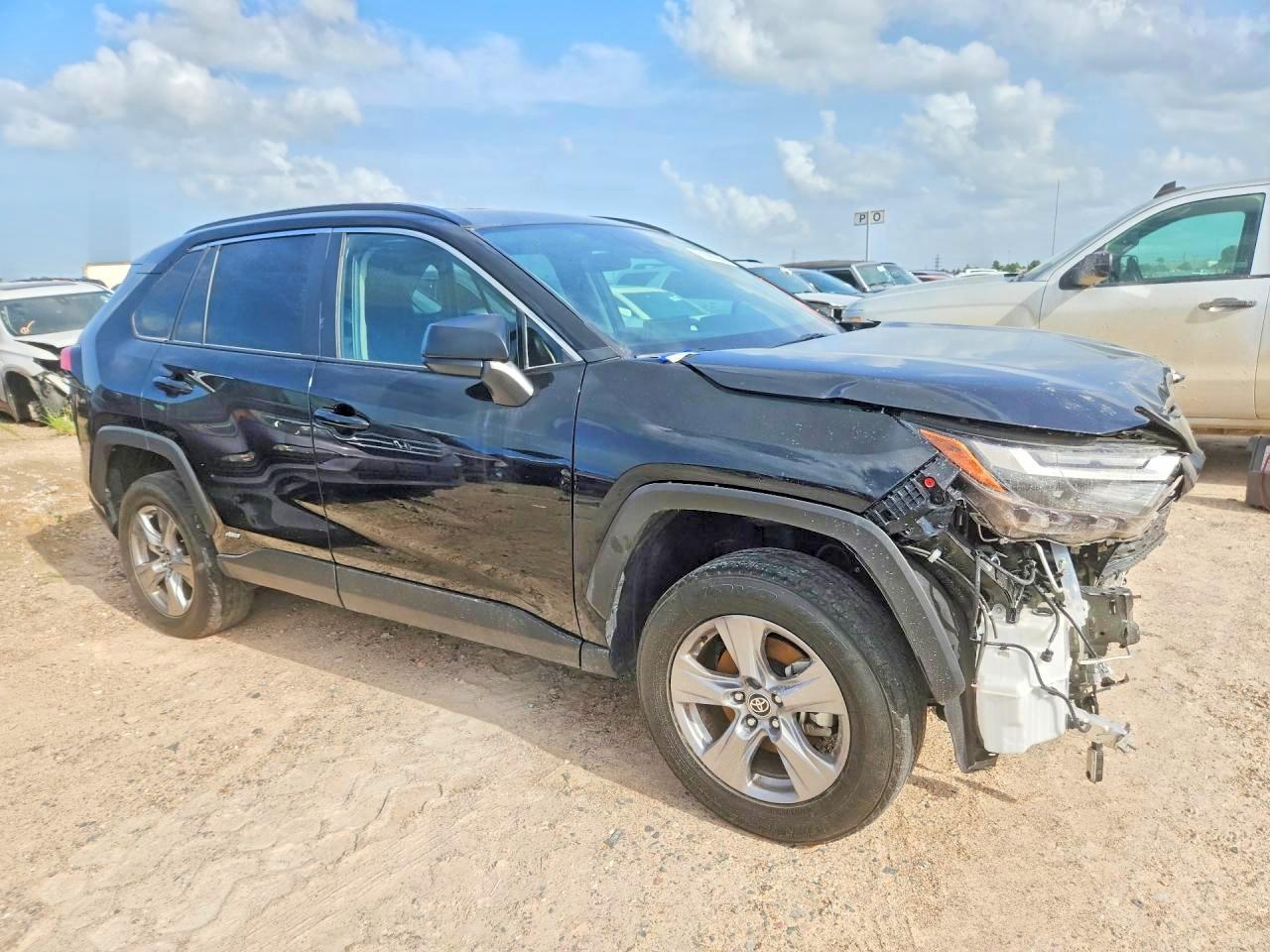 2025 Toyota Rav4 Le - Фото 4