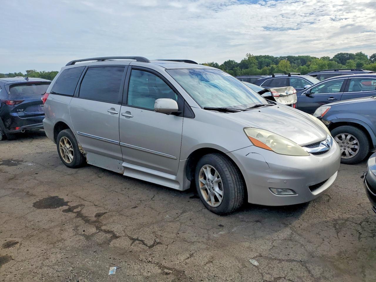 2006 Toyota Sienna Xle 7 Passenger - Фото 4