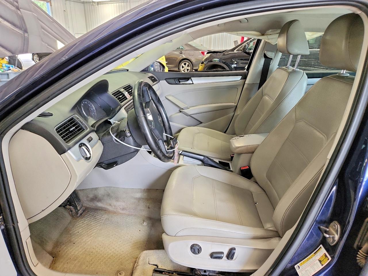 2012 Volkswagen Passat Se - Image 7