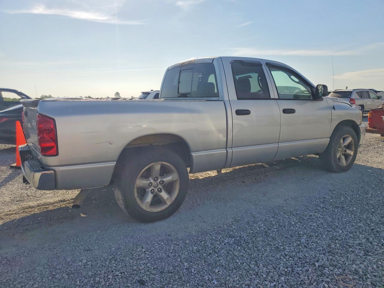 2007 Dodge Ram 1500 St - Фото 3